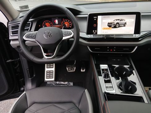 New 2026 Volkswagen Atlas Peak Edition AWD/4WD image 13