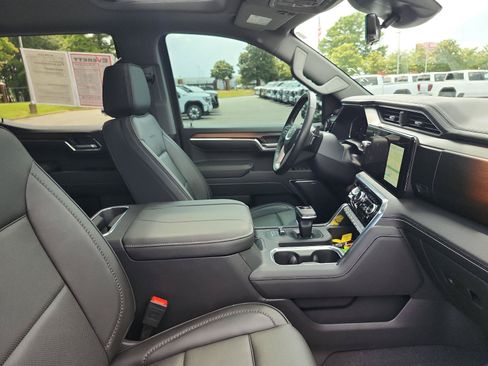Certified 2025 GMC Sierra 1500 Denali w/ Denali Reserve Package AWD/4WD image 9