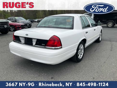 Used 2011 Ford Crown Victoria LX w/ Comfort Appearance Pkg RWD image 3