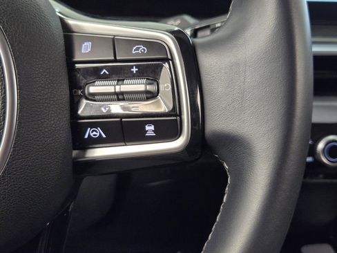 Used 2025 Kia Sorento SX image 29
