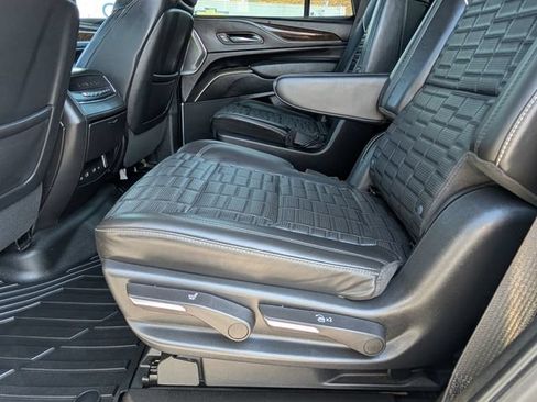 Used 2023 Cadillac Escalade Premium Luxury Platinum AWD/4WD image 22