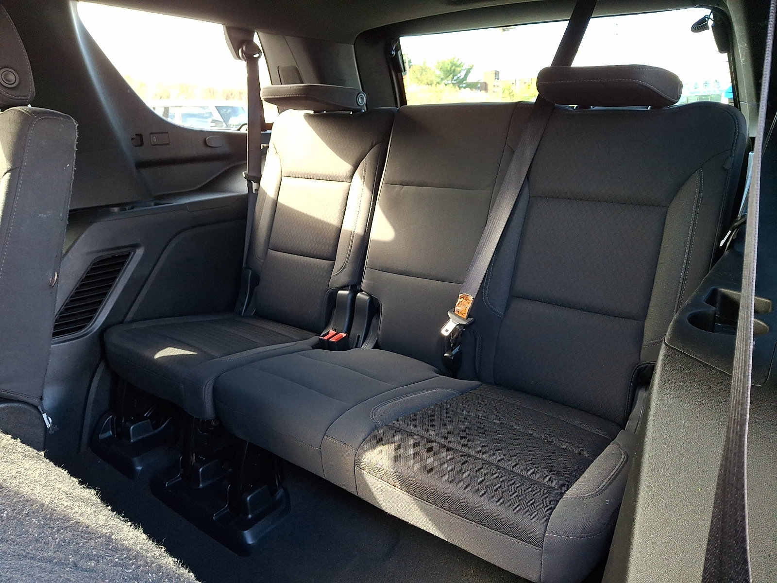 Used 2024 GMC Yukon SLE AWD/4WD image 10