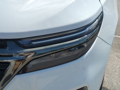 Used 2022 Chevrolet Equinox RS w/ Infotainment Package AWD/4WD image 11