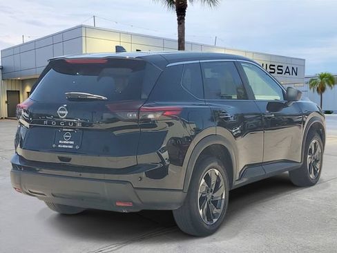 Used 2025 Nissan Rogue SV FWD image 6