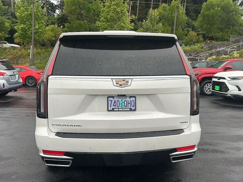 Used 2021 Cadillac Escalade Premium Luxury Platinum AWD/4WD image 4