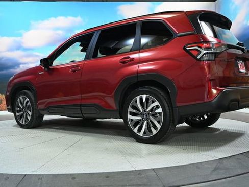 Certified 2025 Subaru Forester Touring w/ Touring Package AWD/4WD image 6