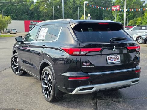 Used 2023 Mitsubishi Outlander SEL Black Edition AWD/4WD image 3