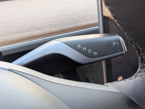 Used 2023 Tesla Model Y 2WD image 12