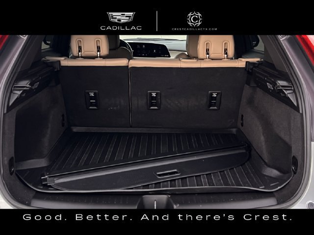 Used 2024 Cadillac XT4 Luxury w/ Cold Weather Package FWD image 28