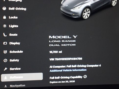 Used 2023 Tesla Model Y Long Range AWD/4WD image 23