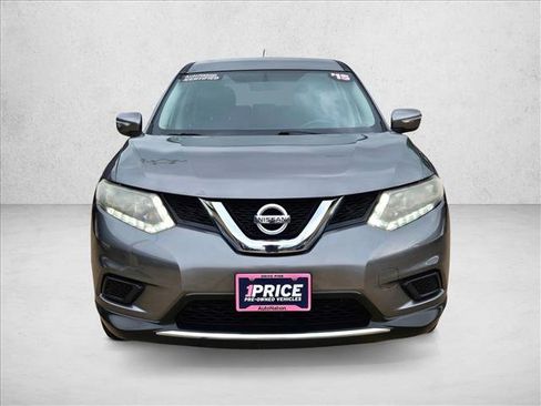 Used 2015 Nissan Rogue S FWD image 2