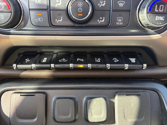 Used 2019 GMC Sierra 2500 Denali w/ Duramax Plus Package AWD/4WD image 23