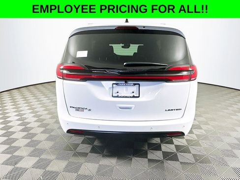New 2026 Chrysler Pacifica Limited w/ S Appearance Package image 7