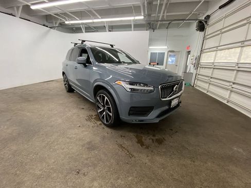 Used 2020 Volvo XC90 T6 Momentum w/ Protection Package image 8