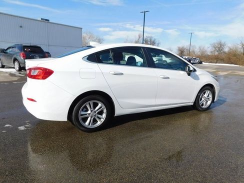 Used 2017 Chevrolet Cruze LT w/ Convenience Package image 3