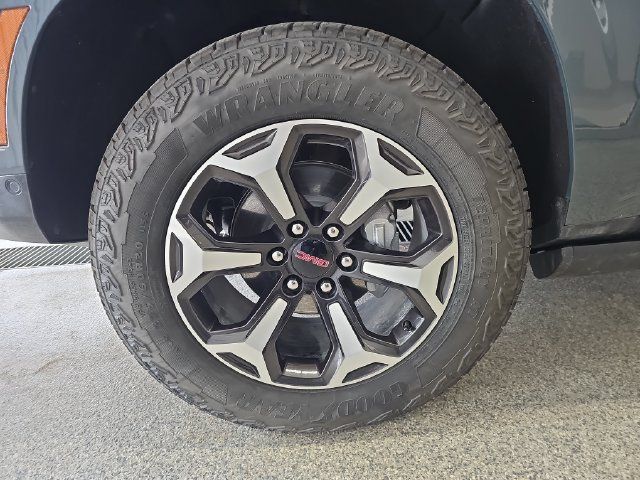 Used 2026 GMC Yukon AT4 Ultimate w/ LPO, Floor Liner Package AWD/4WD image 26