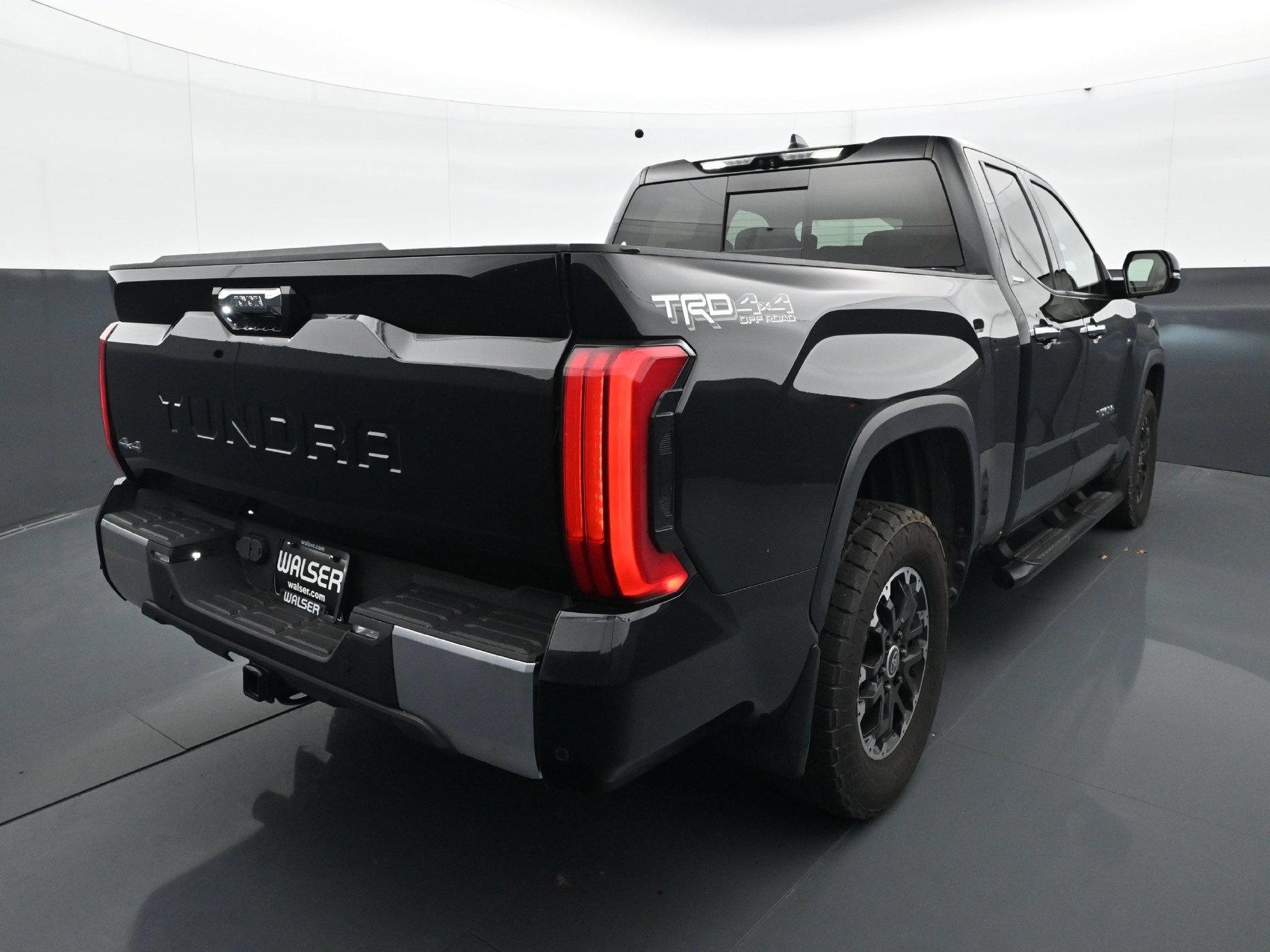 Used 2022 Toyota Tundra Limited AWD/4WD image 6