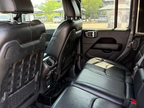 Used 2021 Jeep Wrangler Unlimited Rubicon 4xe w/ Dual Top Group AWD/4WD image 13