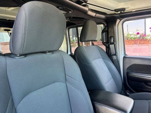 Used 2019 Jeep Wrangler Unlimited Sport S AWD/4WD image 9