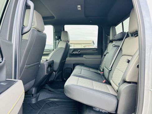 Used 2025 Chevrolet Silverado 2500 ZR2 image 29