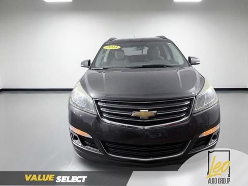 Used 2014 Chevrolet Traverse LT FWD image 2