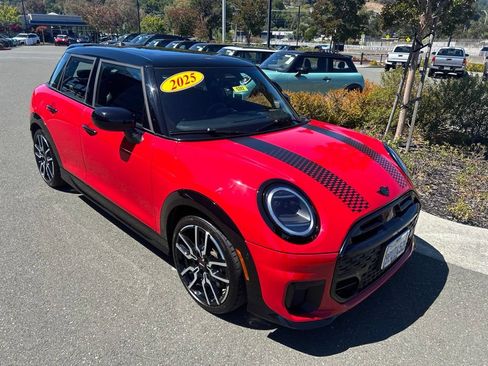 Used 2025 MINI Cooper S FWD image 7