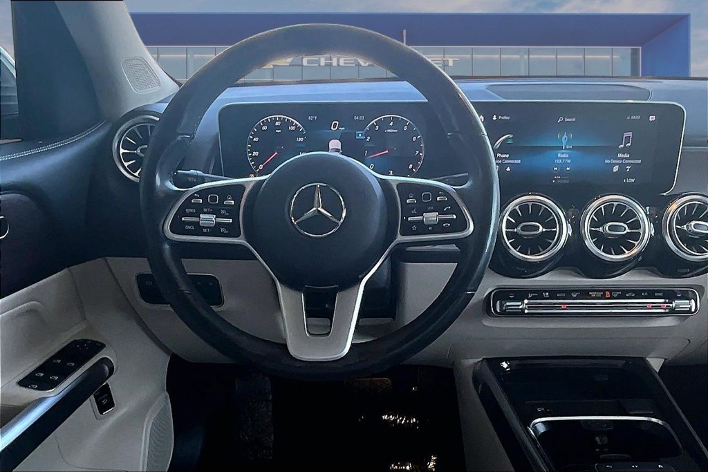Used 2021 Mercedes-Benz GLB 250 image 2