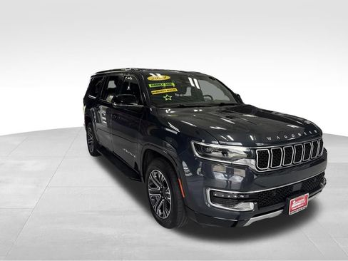 Used 2024 Jeep Wagoneer L Series II w/ Flexible Seating Group AWD/4WD image 8