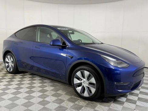 Used 2024 Tesla Model Y Long Range image 4