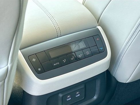 New 2026 Nissan Pathfinder SL FWD image 19