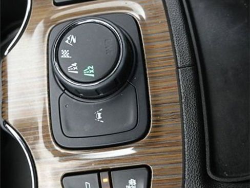 Used 2023 GMC Acadia SLE w/ Driver Convenience Package image 23