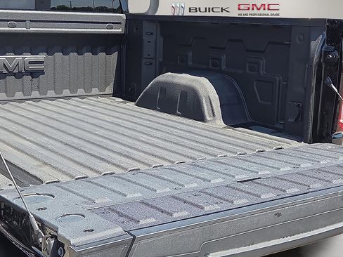 Used 2025 GMC Sierra 1500 Elevation w/ Elevation Premium Package AWD/4WD image 9