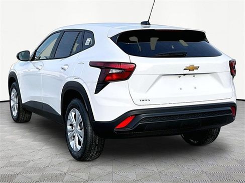 New 2026 Chevrolet Trax LS image 4