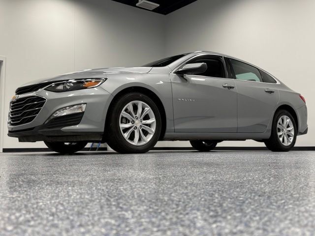 Used 2025 Chevrolet Malibu LT FWD image 4