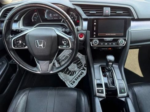 Used 2017 Honda Civic Touring image 3