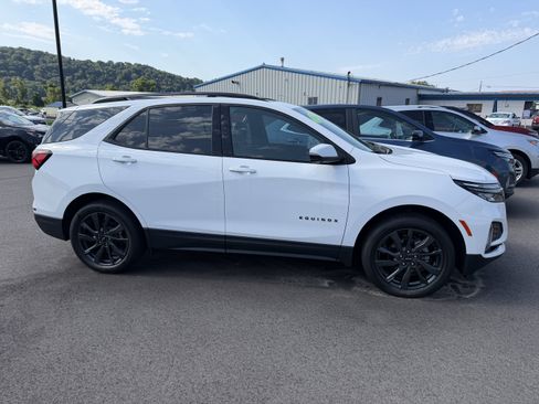 Used 2023 Chevrolet Equinox RS w/ RS Leather Package AWD/4WD image 6