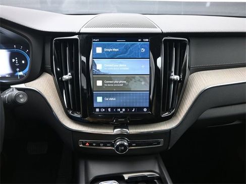 Used 2022 Volvo XC60 B5 Inscription w/ Advanced Package image 13