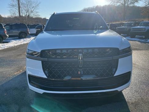 New 2025 Lincoln Navigator L Reserve w/ Jet Appearance Package image 11