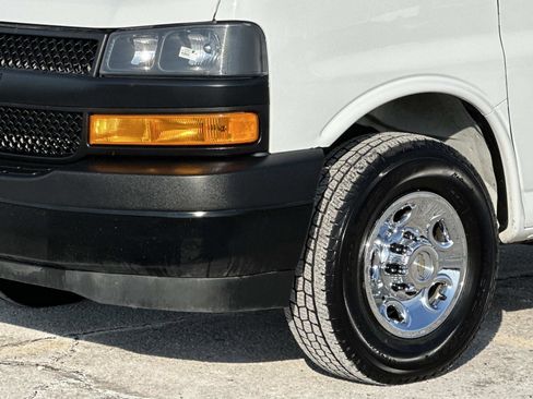 Certified 2023 Chevrolet Express 2500 w/ Driver Convenience Package image 7
