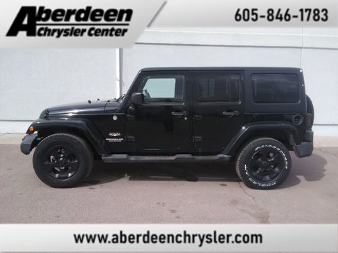 Used 2013 Jeep Wrangler Unlimited Sahara image 1