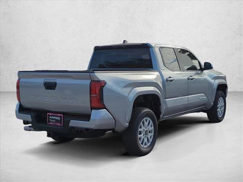 Used 2025 Toyota Tacoma SR5 image 2