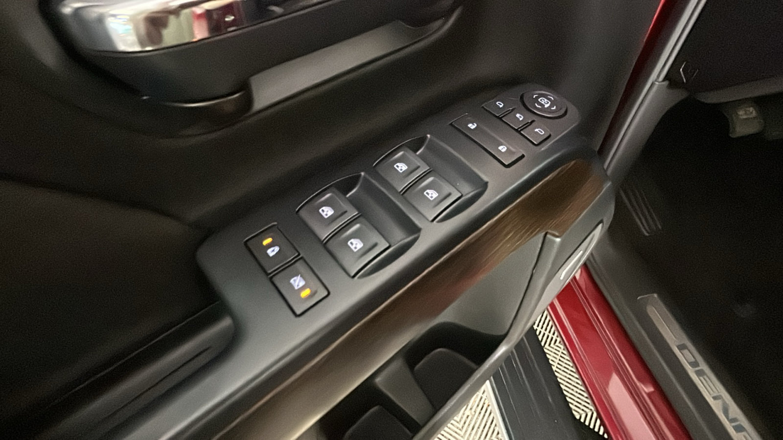 Used 2018 GMC Sierra 1500 Denali w/ Denali Ultimate Package AWD/4WD image 13
