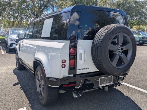 Used 2025 Land Rover Defender 110 X-Dynamic SE AWD/4WD image 5