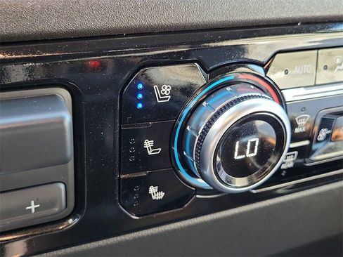 Certified 2022 GMC Sierra 1500 SLT w/ SLT Premium Plus Package image 34