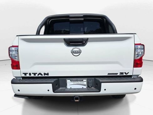 Used 2023 Nissan Titan SV w/ SV Convenience Package RWD image 9