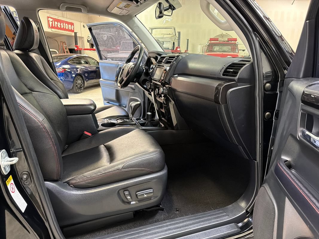 Used 2018 Toyota 4Runner TRD Pro AWD/4WD image 33