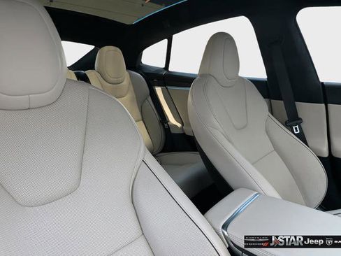Used 2022 Tesla Model S Plaid image 16