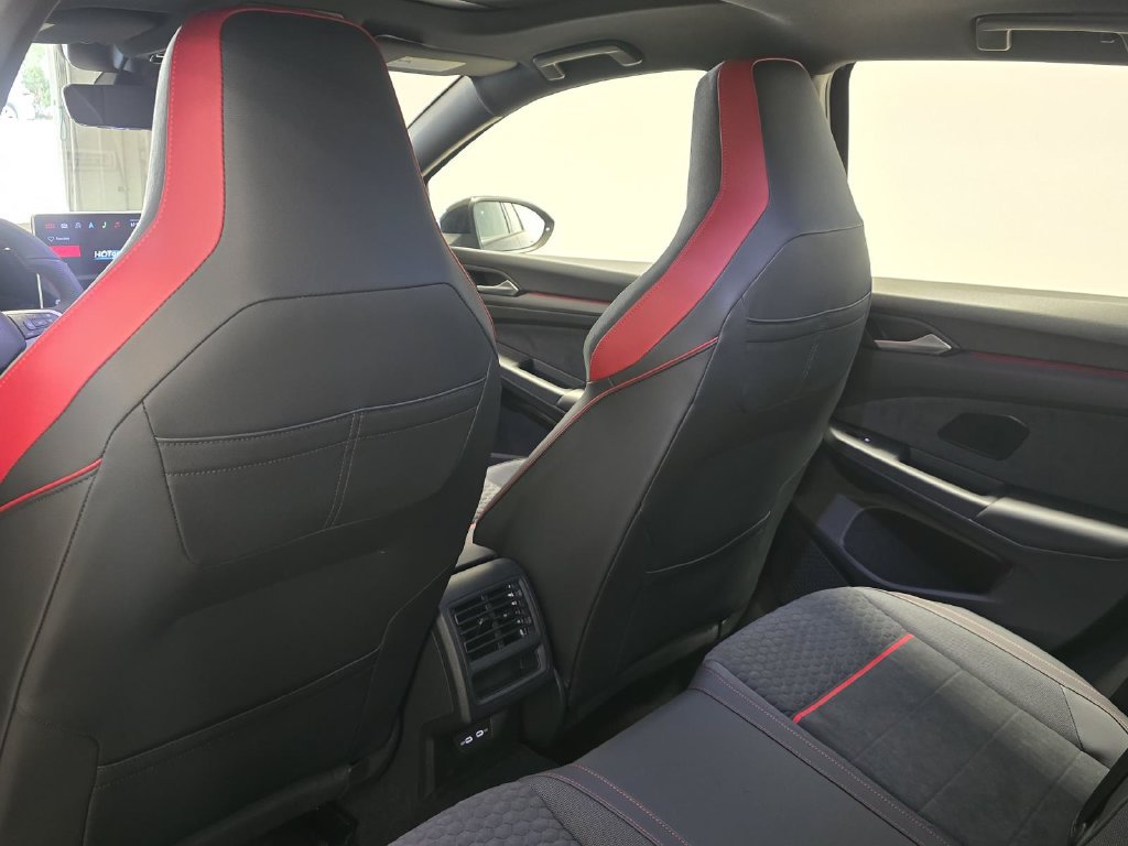 New 2026 Volkswagen GTI SE FWD image 11