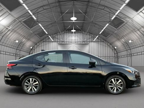 Used 2021 Nissan Versa SV image 8
