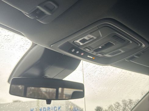 Used 2024 Chevrolet Silverado 1500 LT image 27